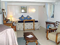 Seashell House self-catering apartment with sea view,