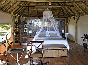 From this spacious Safari Tent, you have an unbelievable view of the bush & the Indian Ocean. 