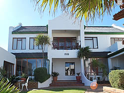 Saxon Lodge is situated in Gansbaai, the world's Great White Shark capital