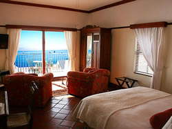 Berg en Zee 4 star Guest House in Gordons Bay provides elegant and comfortable Gordon's Bay beachfront accommodation 