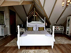 Driftwood Beach Villa offers elegant accommodation, tailor made to suit the needs of our guests