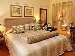 Riverside Lodge B&B luxury accommodation in Oudtshoorn 