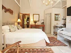 5 Konings Accommodation in Paarl invites you to stay in one of our 4 stylishly decorated, en-suite rooms