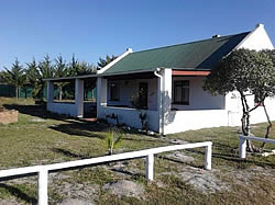 Bamba Zonke Guest Farm Accommodation is 5 Kilometers from the town of Yzerfontein. 